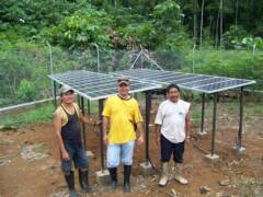 Nuevo San José de Curaray - Installation von Photovoltaikmodulen fertig